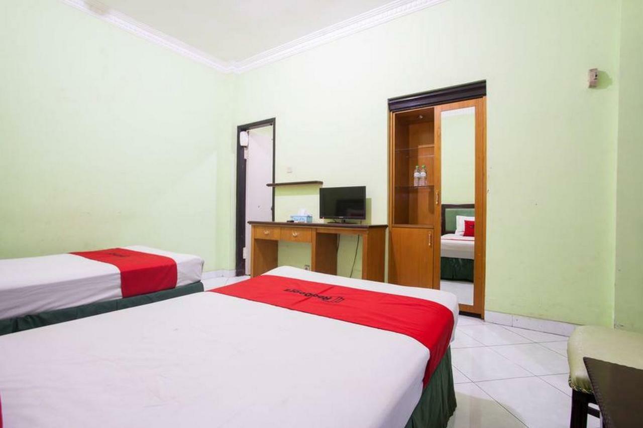 Reddoorz Near Juanda International Airport Hotel Surabaya Bilik gambar