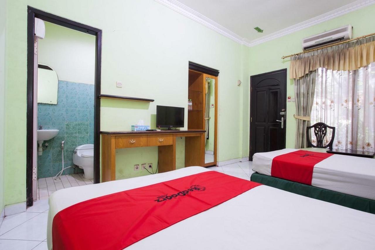 Reddoorz Near Juanda International Airport Hotel Surabaya Bilik gambar